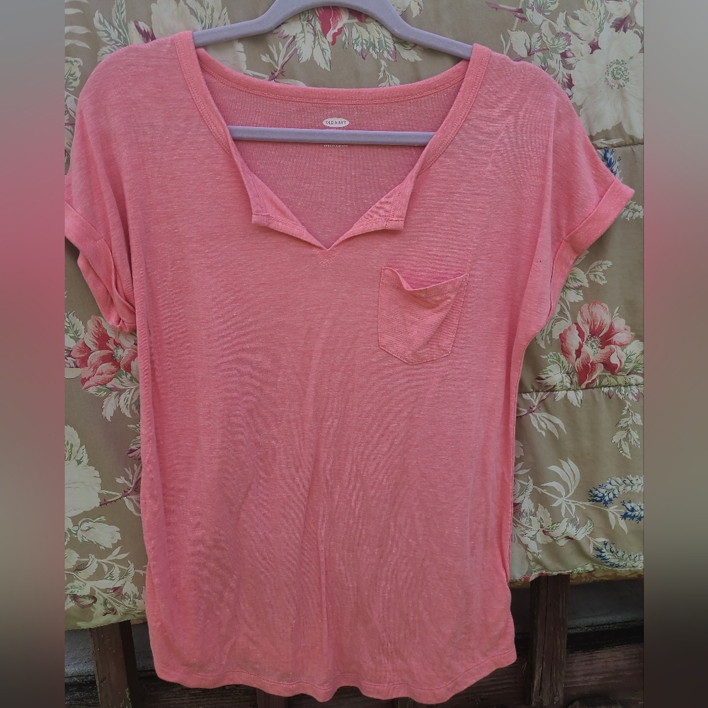 Old Navy XS v-neck